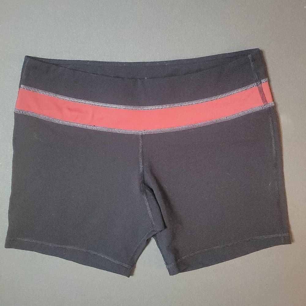 Lululemon Groove Short Black with Red Waistband Accent